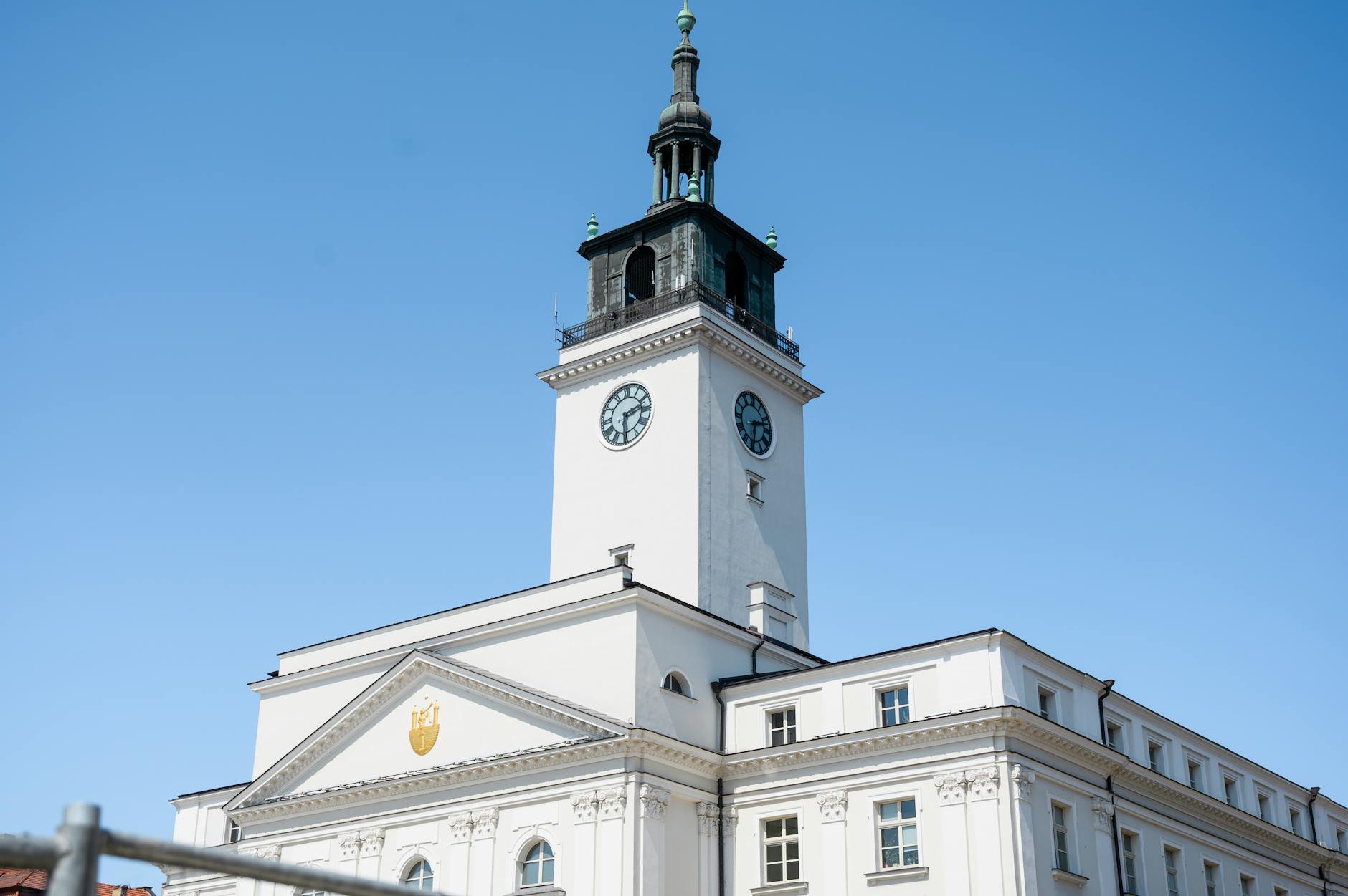 Rada Powiatu Aleksandrowskiego – podsumowanie dwuletniej pracy i kluczowych inwestycji w regionie